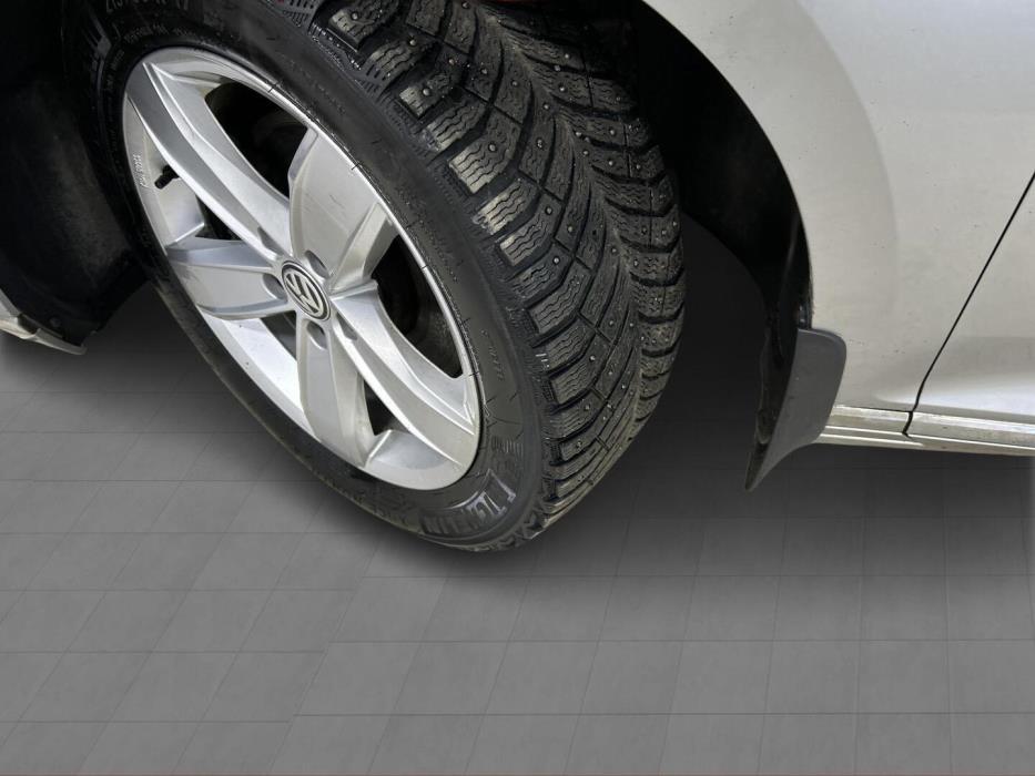 VOLKSWAGEN Passat 2014