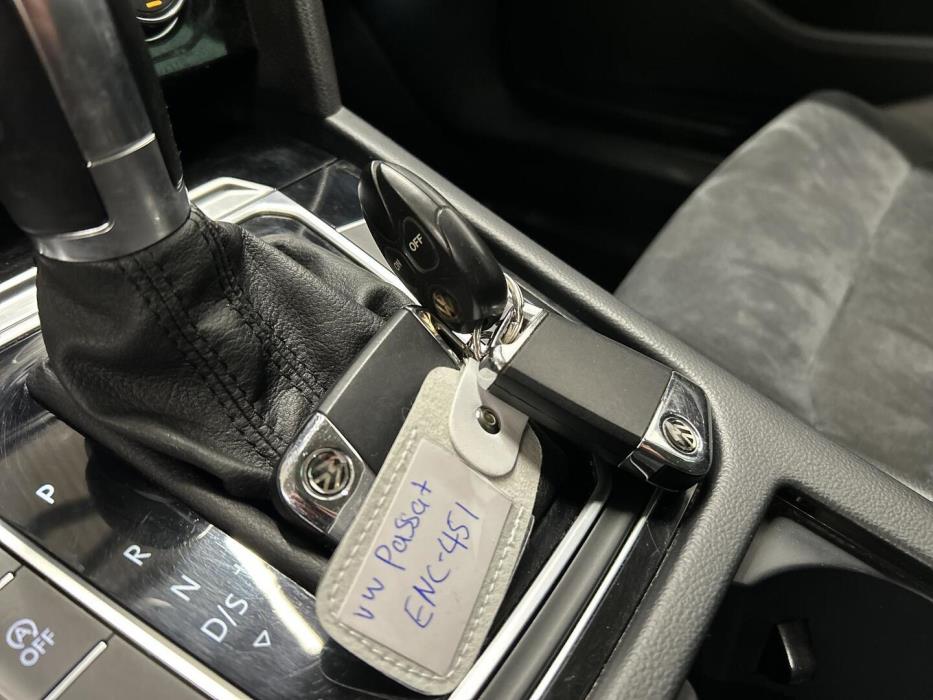 VOLKSWAGEN Passat 2014