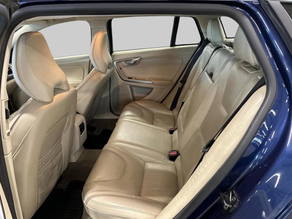VOLVO V60 2011