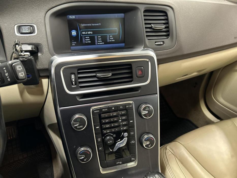 VOLVO V60 2011