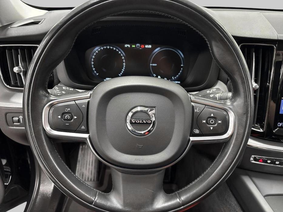 VOLVO XC60 2020