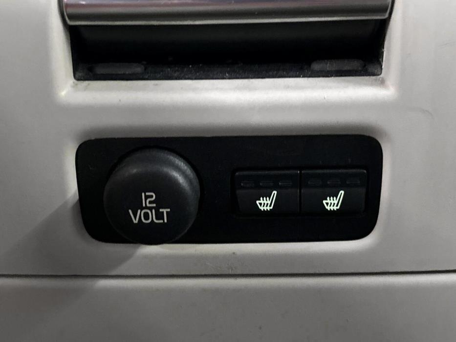 VOLVO V70 2012