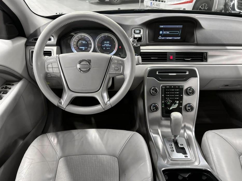VOLVO V70 2012