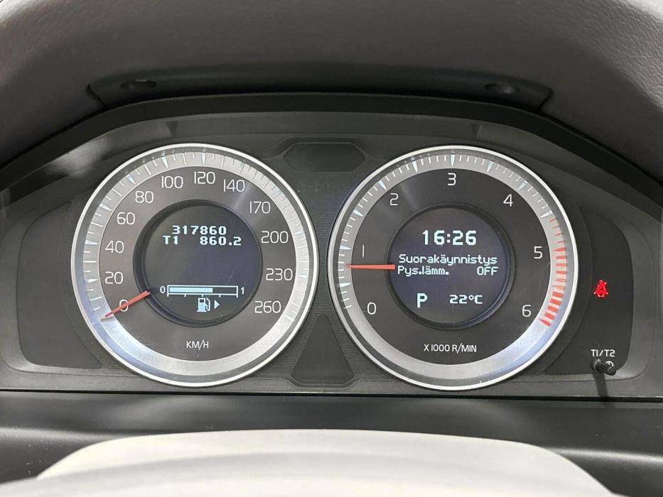 VOLVO V70 2012