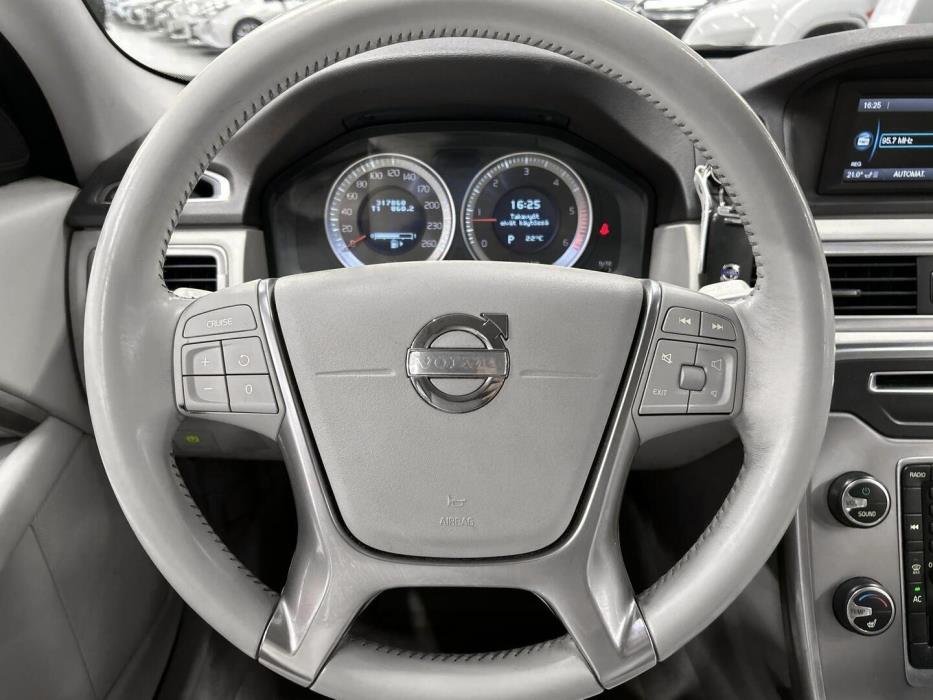 VOLVO V70 2012
