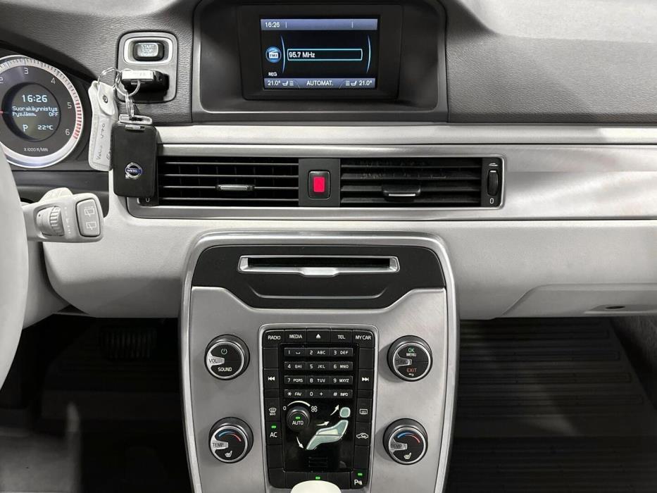 VOLVO V70 2012