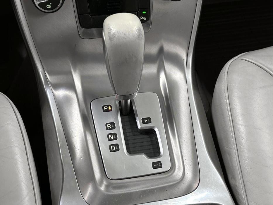 VOLVO V70 2012