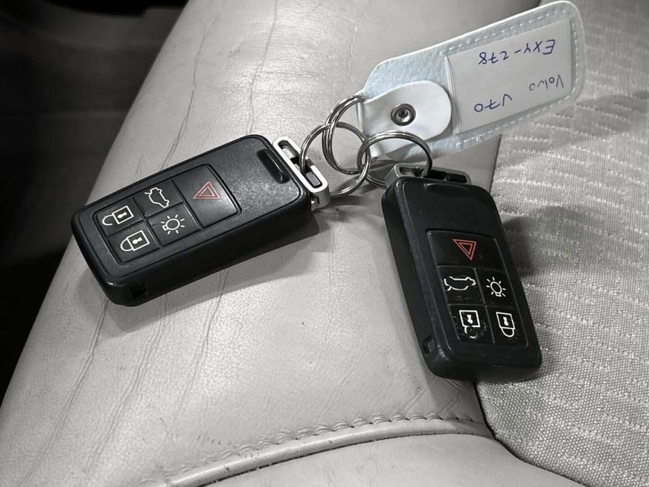 VOLVO V70 2012