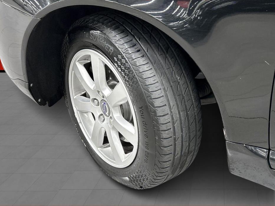 VOLVO V70 2012