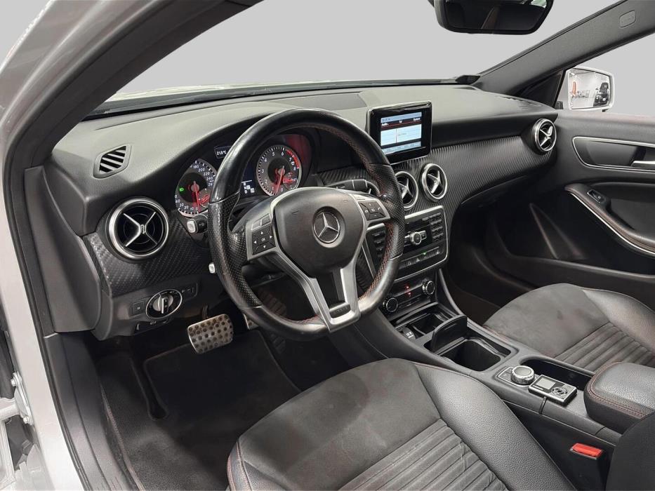 MERCEDES-BENZ A 2013