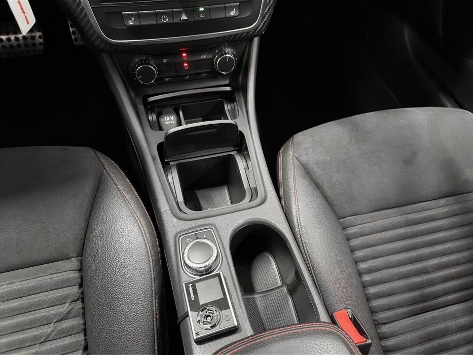 MERCEDES-BENZ A 2013