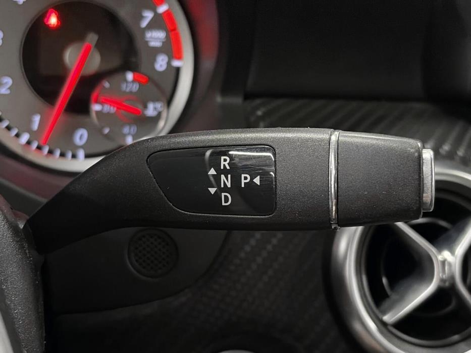 MERCEDES-BENZ A 2013