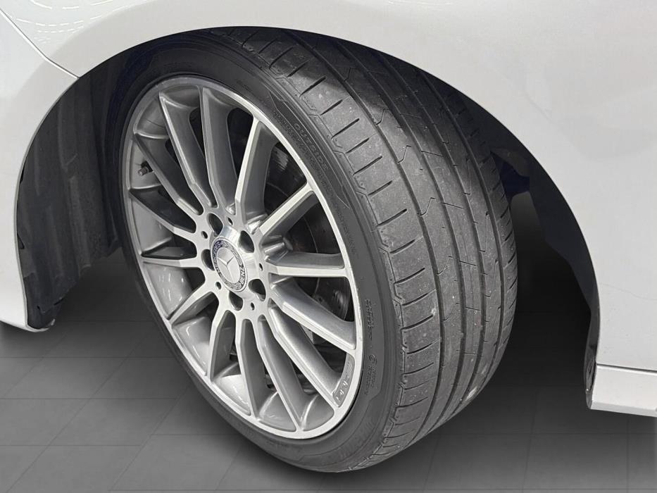 MERCEDES-BENZ A 2013
