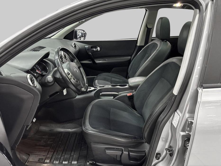 NISSAN Qashqai 2013