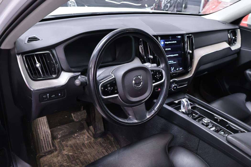 VOLVO XC60 2018