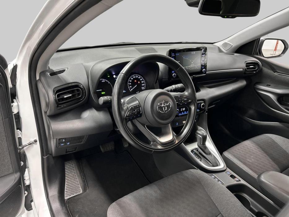TOYOTA Yaris 2021