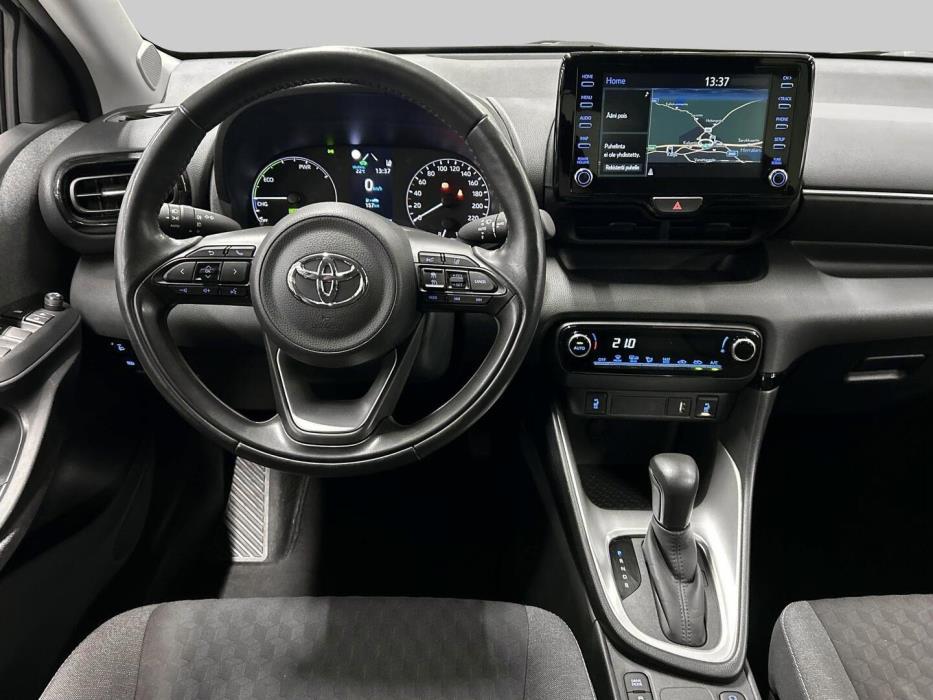 TOYOTA Yaris 2021