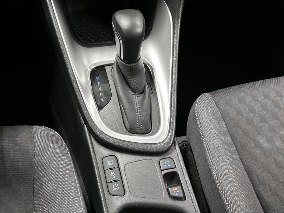 TOYOTA Yaris 2021