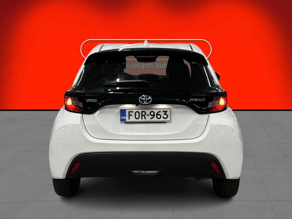 TOYOTA Yaris 2021
