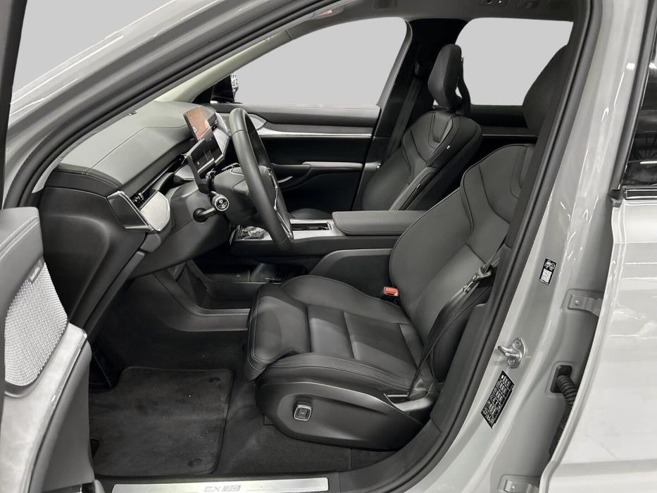 VOLVO EX90 2025