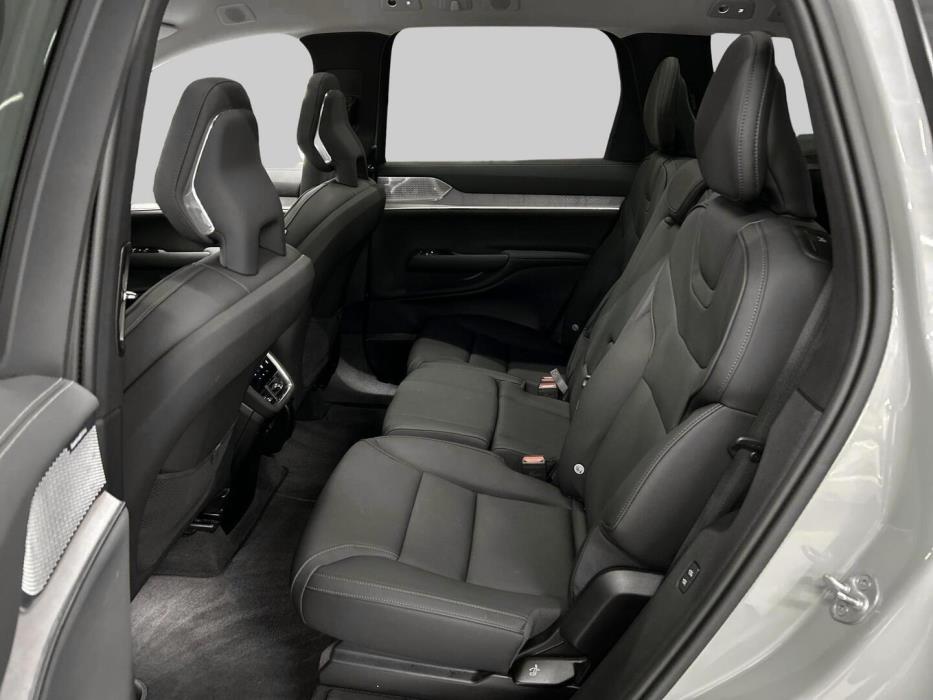 VOLVO EX90 2025