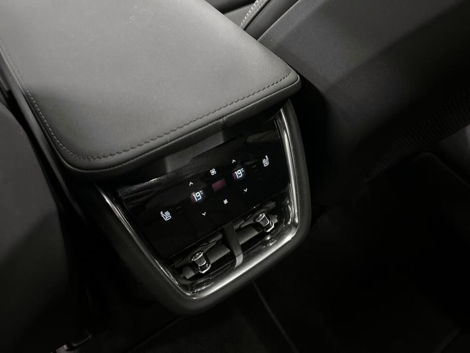 VOLVO EX90 2025