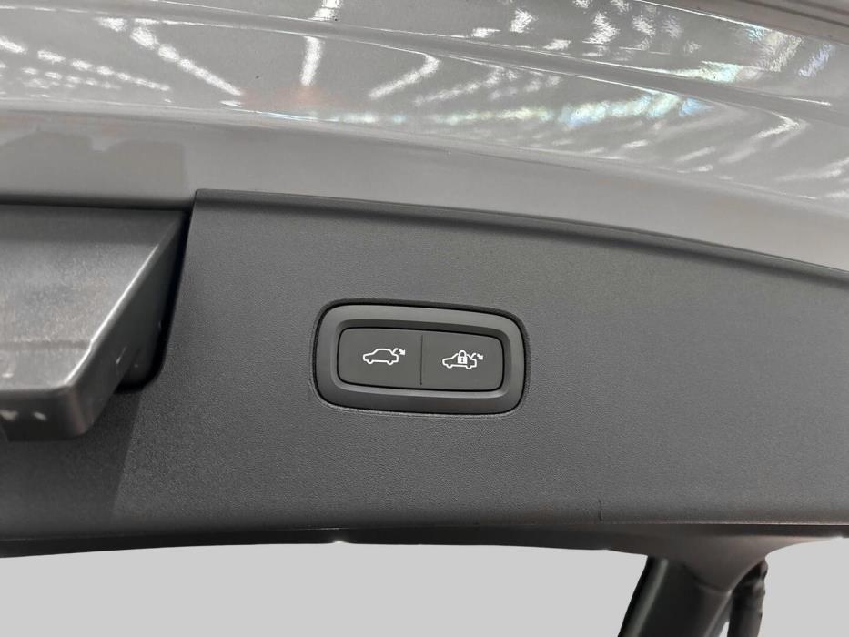 VOLVO EX90 2025