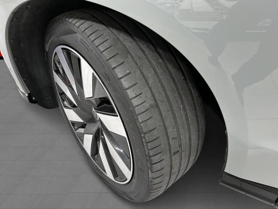 VOLVO EX90 2025
