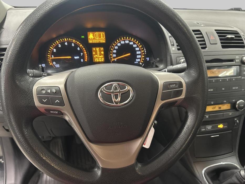 TOYOTA Avensis 2011