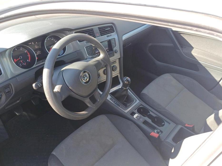 VOLKSWAGEN Golf 2016