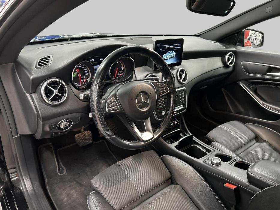 MERCEDES-BENZ CLA 2019