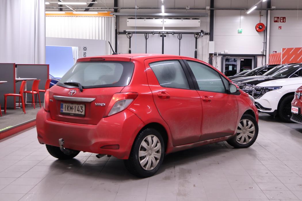 TOYOTA Yaris 2012