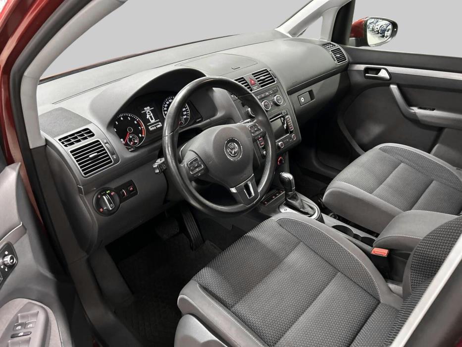 VOLKSWAGEN Touran 2014