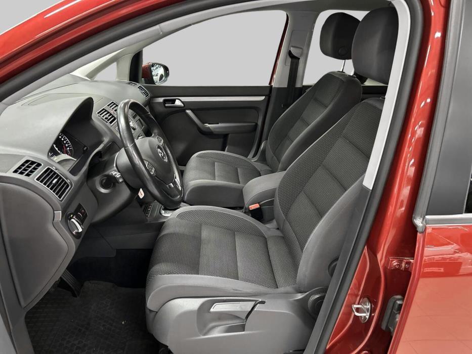 VOLKSWAGEN Touran 2014