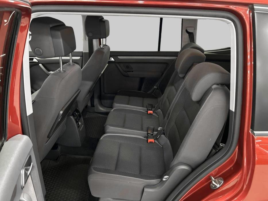 VOLKSWAGEN Touran 2014