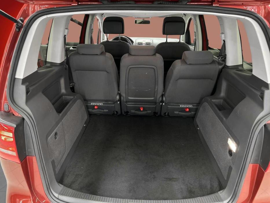 VOLKSWAGEN Touran 2014