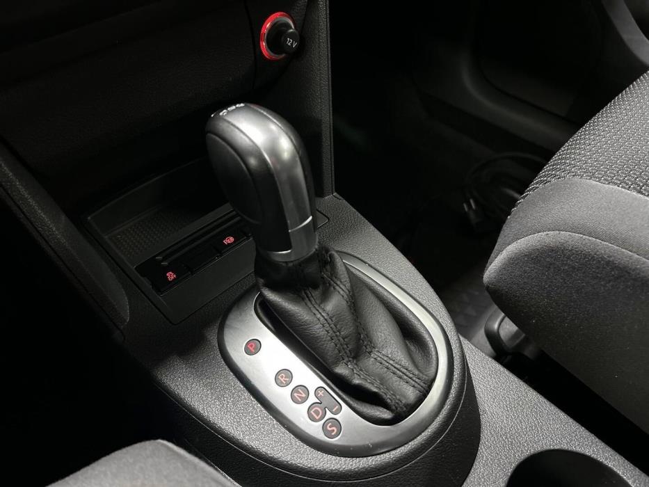 VOLKSWAGEN Touran 2014