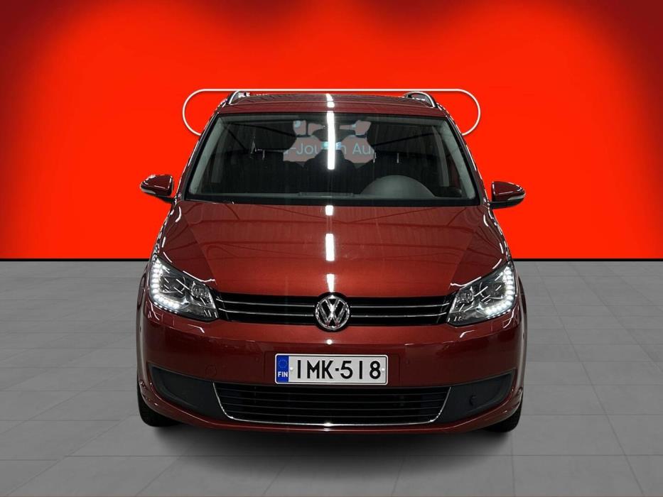 VOLKSWAGEN Touran 2014