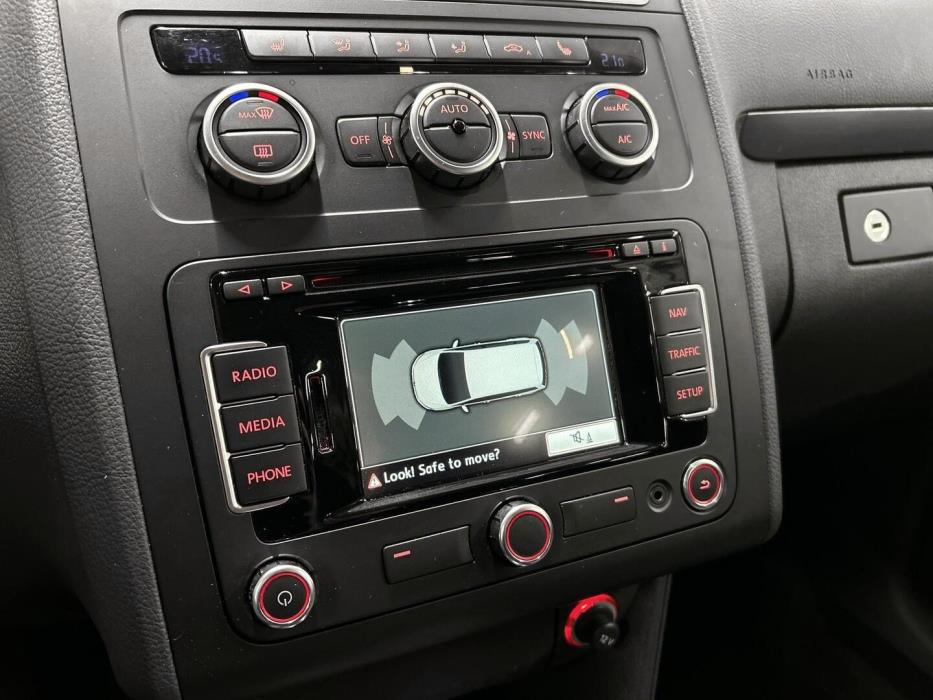 VOLKSWAGEN Touran 2014