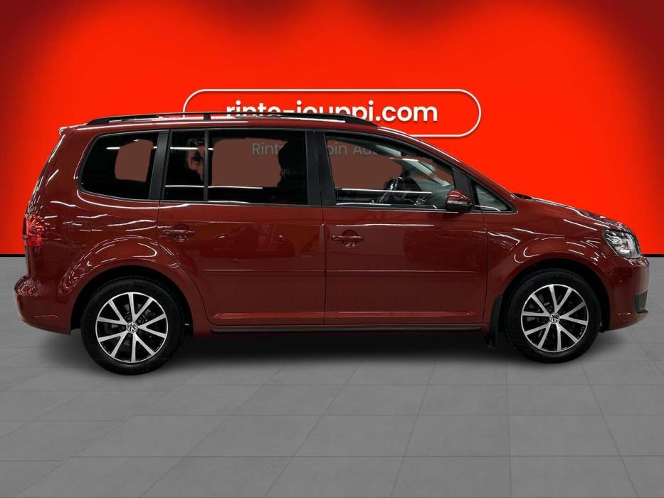 VOLKSWAGEN Touran 2014
