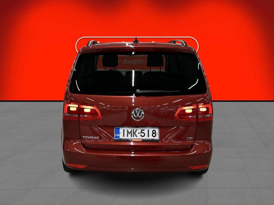 VOLKSWAGEN Touran 2014