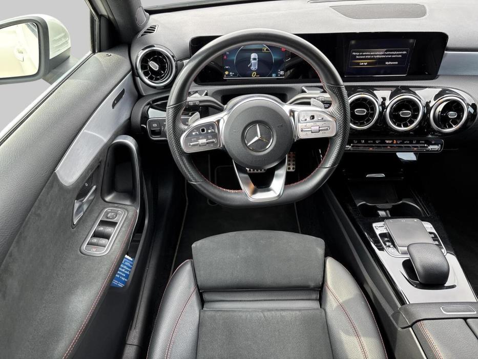 MERCEDES-BENZ A 2020