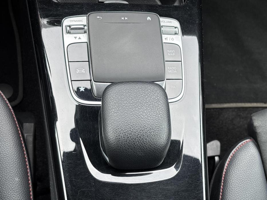 MERCEDES-BENZ A 2020