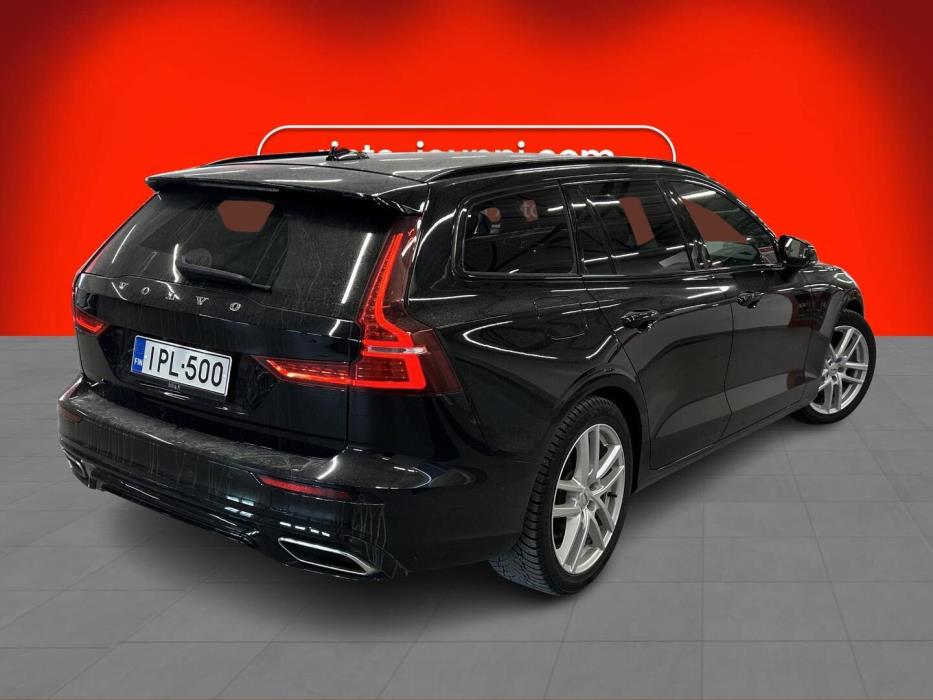 VOLVO V60 2022