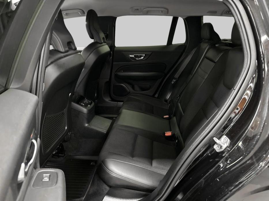 VOLVO V60 2020