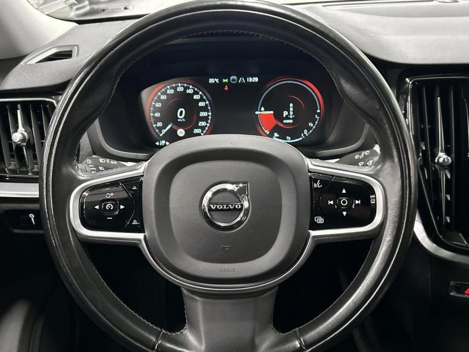 VOLVO V60 2020