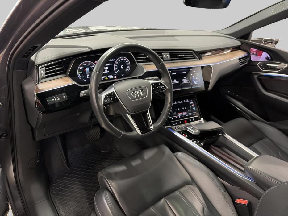 AUDI E-TRON 2022