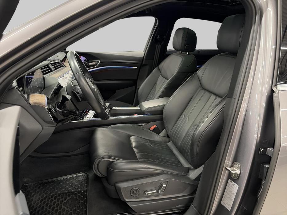 AUDI E-TRON 2022