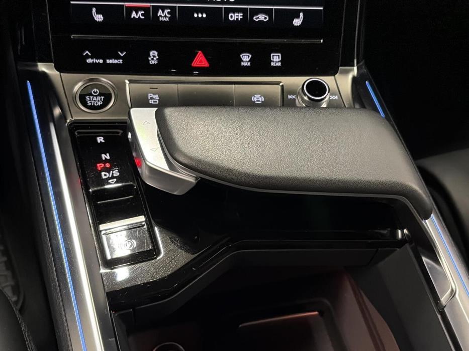 AUDI E-TRON 2022