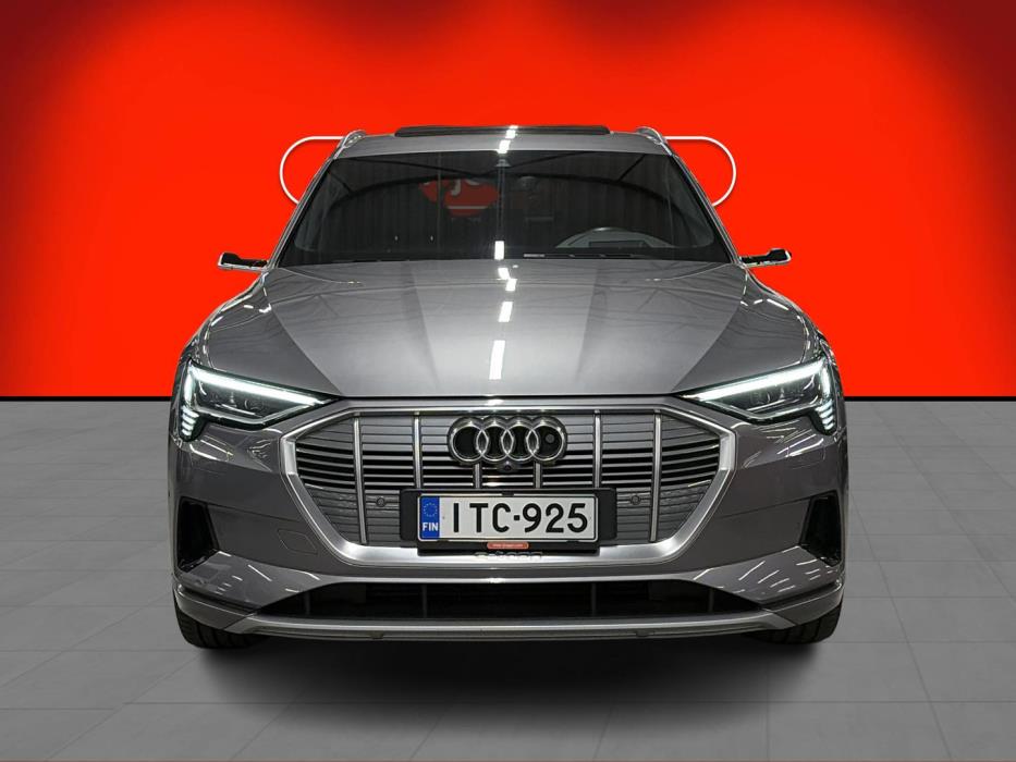 AUDI E-TRON 2022
